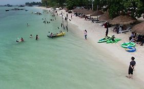 Madu Tiga Beach And Resort